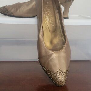 Women's  Vintage Classic Bronze Pumps